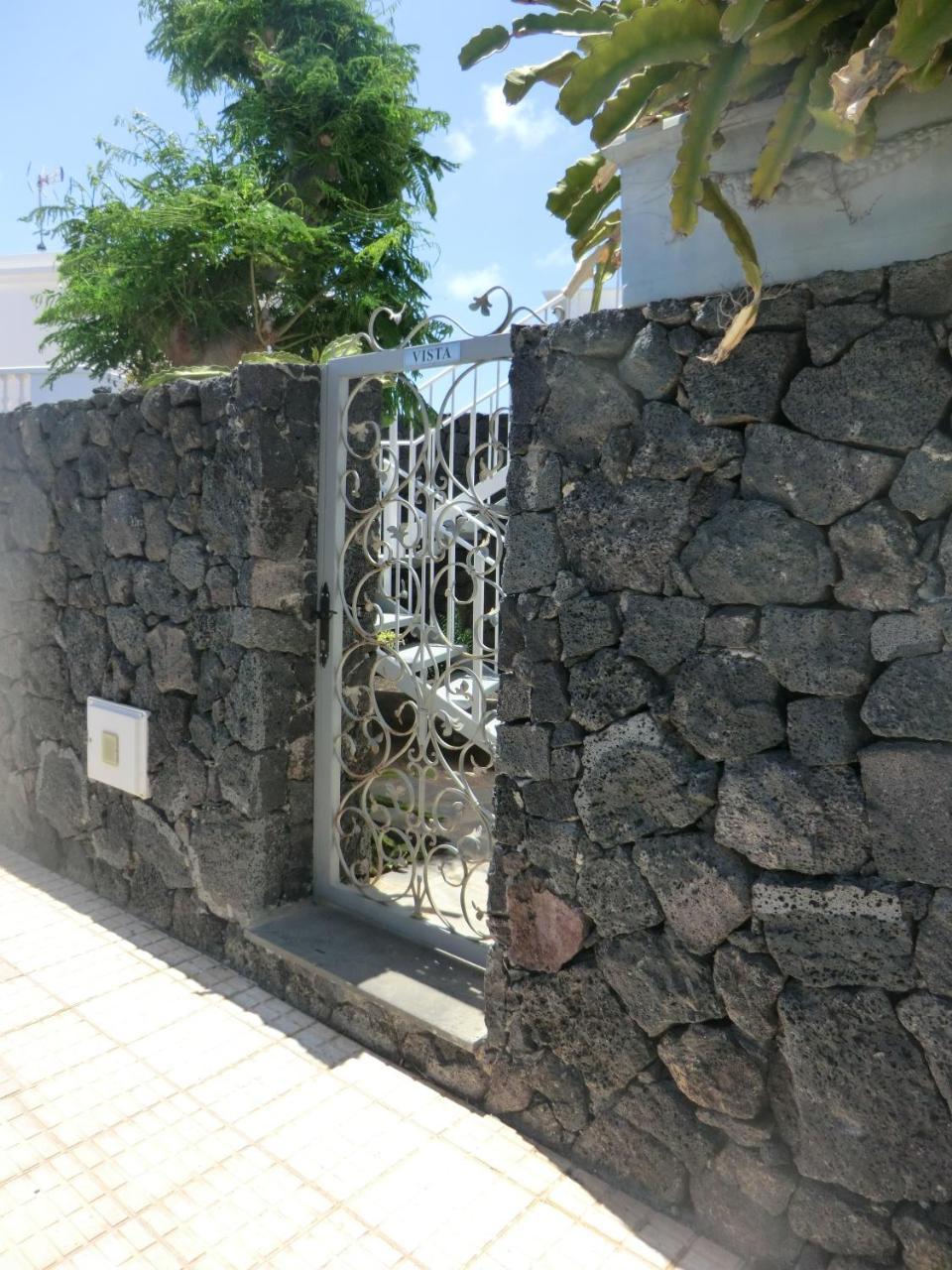 Apartments Gina Y Vista Oceano Puerto del Carmen  Bagian luar foto